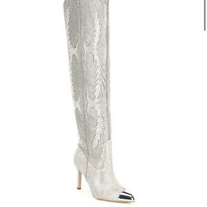 Must Have Gianni Bini boots 😍